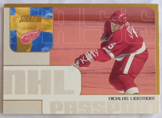 2001-02 Topps Stadium Club - NHL Passport #NHLP2 Nicklas Lidstrom